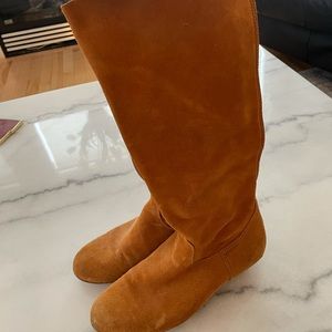 Size 8 Aldo suede shoes